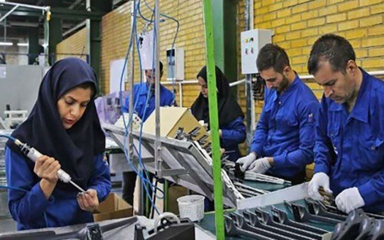 حداقل دستمزد کارگران ۵ میلیون و ۶۰۰ هزار تومان می‌شود؟