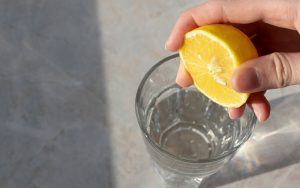 ساده‌ترین ترکیب نوشیدنی برای کاهش وزن که معجزه می‌کند