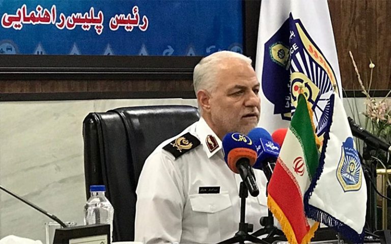 واکنش پلیس راهور به عبور تانک روسی از روی خودرویی در اوکراین