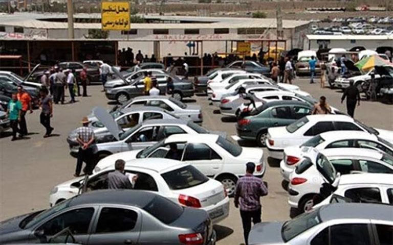 وضعیت مبهم بازار خودرو در آخرین ماه سال