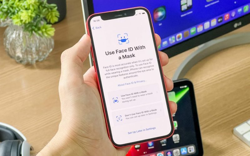 Face-ID-with-Mask-iPhone-iOS-15.4-1-scaled-e1647323134682