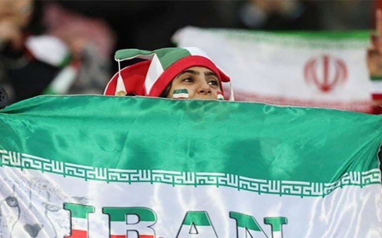 تماشاگران زن با بلیت هم موفق به حضور در ورزشگاه نشدند