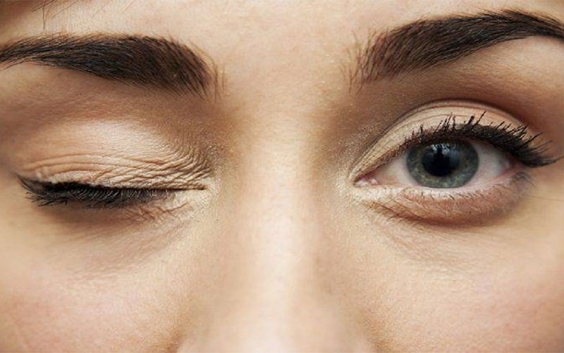 علت‌های لرزش چشم