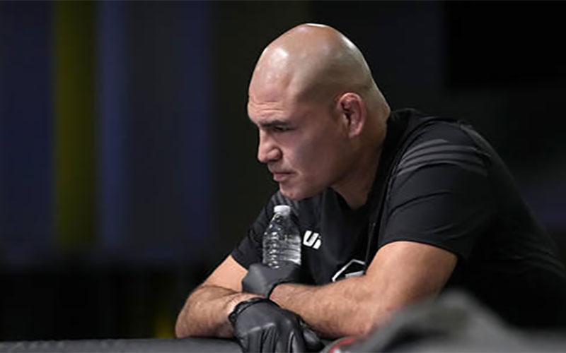 پلیس آمریکا قهرمان پیشین UFC جهان را دستگیر کرد پلیس آمریکا قهرمان پیشین UFC جهان را دستگیر کرد