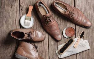 ۵+۱ ترفند برای تمیز کردن انواع کفش
