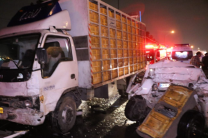 تصادف زنجیره‌ای 15 دستگاه خودرو در اصفهان