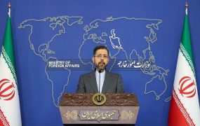 «بازتاب» - رسانه‌های معتبر خارجی در ساعات گذشته از تحولات و رویدادهای مرتبط با ایران غافل نبوده و مطالب قابل‌تأملی را پیرامون مسائل مرتبط با ایران به رشته تحریر درآوردند مثل پایگاه خبری المانیتور، اندیشکده رند و هفته نامه نیوزویک بر موضوعاتی چون مذاکرات هسته ای ایران بابت خروج سپاه از لیست تروریستی به بن بست رسید، ایران در همه گیری با چالش ها و موفقیت هایی روبرو بوده است، توافق هسته ای حملات ایران را متوقف نمی کند، نوشتند.