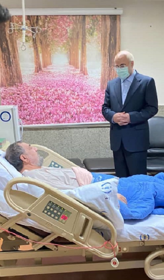 محسن رضایی به بیمارستان منتقل شد / عکس