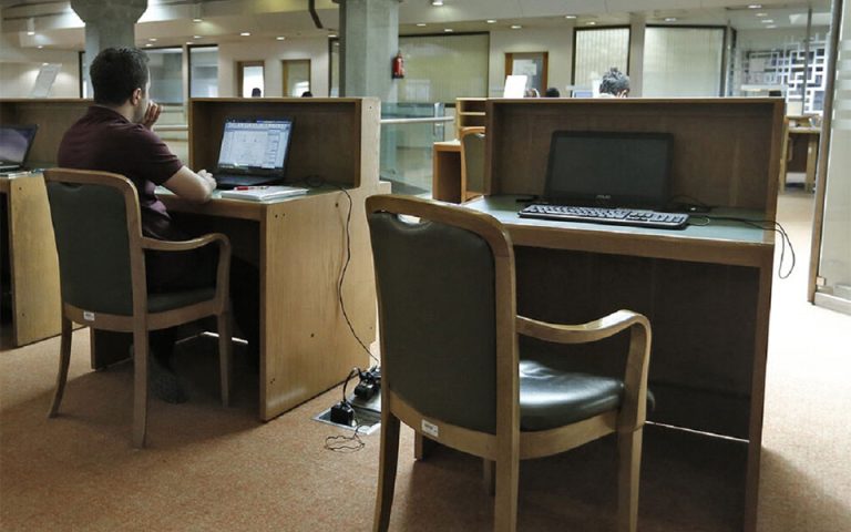 تبلت و موبایل جایگزین قلم و کاغذ در کنکور ۱۴۰۳