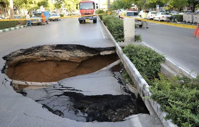 فرونشست وحشتناک زمین وسط شهر اصفهان