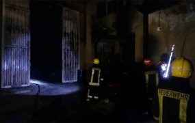 وقوع آتش سوزی گسترده در کارخانه کفش قم