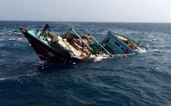 13 قایق صیادی در بندر دیر غرق شدند