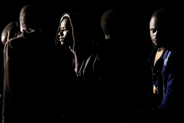 دیدنی های امروز؛ از خبرنگارکُشی اسراییل تا قبر نمادین پوتین در اوکراین ورود پناهجویان آفریقایی از راه دریا به جزایر قناری