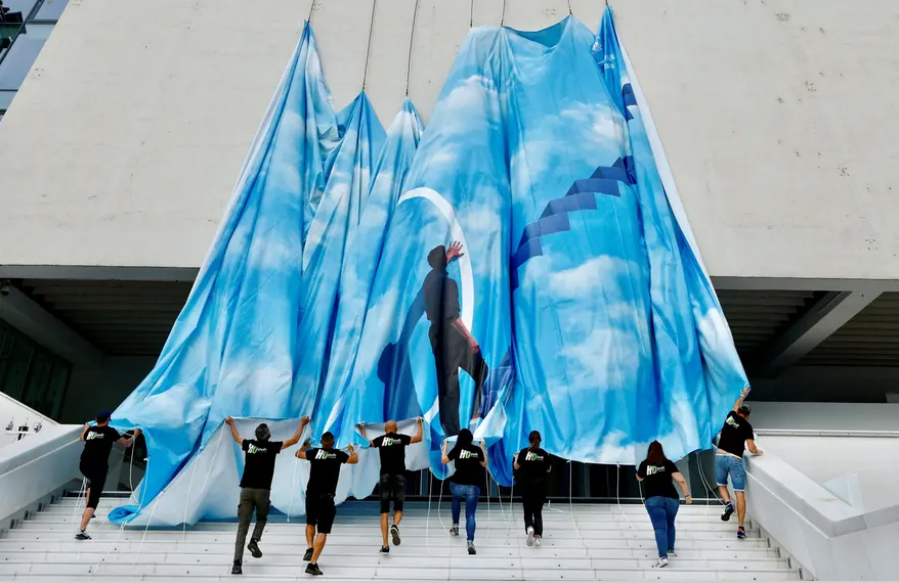 دیدنی های امروز؛ از تیراندازی مرگبار در آمریکا تا روز "نکبت" آماده سازی ها برای هفتادوپنجمین جشنواره سالانه فیلم کن