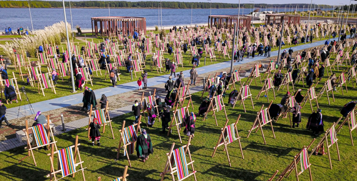 دیدنی های امروز؛ از شهر سقوط کرده "ماریوپل" اوکراین تا مسابقه خرسواری صفحه اول فیلم عصر ایران۲ تماس با ما آرشیو جستجو پیوند ها نظرسنجی آب و هوا اوقات شرعی سواد زندگی تاریخ: ۲ خرداد ۱۴۰۱ - ۱۳:۳۴ عصر ایران yektanet.com فیلم بیشتر »» گل تماشایی ماریو بالوتلی در لیگ ترکیه (فیلم) گل تماشایی ماریو بالوتلی در لیگ ترکیه (فیلم) در حاشیه مرضیه برومند: با "مهمونی" ایرج طهماسب رقیب نیستیم پوشش پلنگی بهاره رهنما در پاریس (فیلم) رقص بازیگر طنز با لباس زنانه و آرایش در محفل زنانه (فیلم) شادمهر عقیلی و خشایار اعتمادی ؛ جاده شمال - 1371 (عکس زیر خاکی) عکس واقعی از چهره مادر ناصر الدین شاه (+تصویرش در جیران) غلامرضا نیکخواه با رژ لب و لباس زنانه در سریال جیران (عکس) واکنش ایرج نوذری به حواشی شوخی حامد آهنگی با زبان انگلیسی (فیلم) توصیه جالب مشاور ازدواج به «آقا رشید» و همسر 190 سانتی! (فیلم) واکنش منقد سینمایی به دلخوری همسر داریوش مهرجویی: پوزش میخواهم اما حرفم را پس نمیگیرم پیشکسوت پرسپولیس چگونه شاخ اینستاگرام شد؟ / ماجرای کلکل با تتلو باشگاه مغز باشگاه مغز | دانه برف متفاوت را پیدا کنید باشگاه مغز | بازی مثلث! (معمای ریاضی) باشگاه مغز | ابزار متفاوت را پیدا کنید! (معمای تصویری) باشگاه مغز | شکل را به 4 قسمت مساوی تقسیم کنید (معمای هندسی) باشگاه مغز | مسیر درست معادله ریاضی را پیدا کنید (معمای ریاضی) باشگاه مغز | 90 ثانیه در نقش ویراستار ! باشگاه مغز | خط تولید اسباب بازی؛ ربات را پیدا کنید (معمای تصویری) ویزای زائران اربعین حذف میشود تبلیغات خود را در سایت های پر بازدید ببینید آگهی خود را در 3000 سایت نمایش دهید! به ⚽️لایف استار⚽️ رای بده، با تیم ملی برو جام جهانی🏆 فلیپر جایگزین ارزان ایمپلنت، عالیه! تبلیغات خود را در سایت های پر بازدید ببینید تبلیغات خود را در سایت های پر بازدید ببینید آگهی خود را در 3000 سایت نمایش دهید! آگهی خود را در 3000 سایت نمایش دهید! به ⚽️لایف استار⚽️ رای بده، با تیم ملی برو جام جهانی🏆 به ⚽️لایف استار⚽️ رای بده، با تیم ملی برو جام جهانی🏆 فلیپر جایگزین ارزان ایمپلنت، عالیه! فلیپر جایگزین ارزان ایمپلنت، عالیه! تبلیغات خود را در سایت های پر بازدید ببینید آگهی خود را در 3000 سایت نمایش دهید! به ⚽️لایف استار⚽️ رای بده، با تیم ملی برو جام جهانی🏆 فلیپر جایگزین ارزان ایمپلنت، عالیه! کد خبر ۸۴۱۱۲۵ تاریخ انتشار: ۱۳:۲۷ - ۰۲ خرداد ۱۴۰۱ - 23 May 2022 صفحه نخست » عمومیگزارش خطا در خبر پ پ دیدنی های امروز؛ از شهر سقوط کرده "ماریوپل" اوکراین تا مسابقه خرسواری دیدنی های امروز؛ از شهر سقوط کرده شهر سقوط کرده " ماریوپل اوکراین، مسابقات خرسواری در شهر وان ترکیه و حجاب جدید گویندگان و مجریان تلویزیون افغانستان شهر سقوط کرده "ماریوپل" اوکراین/ رویترز 1 1 1 1 جو بایدن رییس جمهوری آمریکا در حال گفتگو با خبرنگاران در پایگاه هوایی "اوسان" کره جنوبی/ رویترز 1 پناهجویان السالوادوری در حال ورود به ایالت تگزاس آمریکا از طریق مرز زمینی با مکزیک/ گتی ایمجز 1 روسای جمهوری لهستان و اوکراین در جلسه پارلمان اوکراین در شهر " کی یف"/ رویترز 1 تمکین مجریان و گویندگان زن شبکه "طلوع نیوز" افغانستان به بخشنامه جدید طالبان درباره پوشاندن صورت مجریان زن/ آسوشیتدپرس 1 عوامل فیلم "مثلث غم" در جشنواره فیلم کن فرانسه/ آسوشیتدپرس 1 مسابقه خرسواری در شهر وان ترکیه/ خبرگزاری آناتولی 1 ورود شغال ها به خانه ای در هند در جستجوی غذا/ نورفوتو 1 بستگان قربانیان، تابوت های اجساد قتل عام "آکومارکا" در شیلی را برای دفن به گورستان می برند./ خبرگزاری فرانسه 1 زنان بومی بافنده شیلی در ابتکار شکستن رکورد گینس