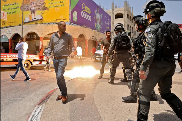 تنش بین فلسطینی ها و سربازان اسراییلی در کرانه باختری اشغالی