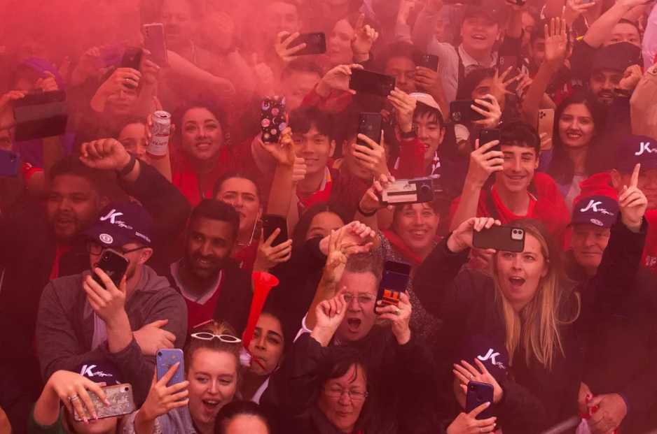 استقبال هواداران از تیم فوتبال "لیورپول" انگلیس