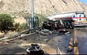 تصادف و آتش سوزی سه تریلر در جاده شیراز