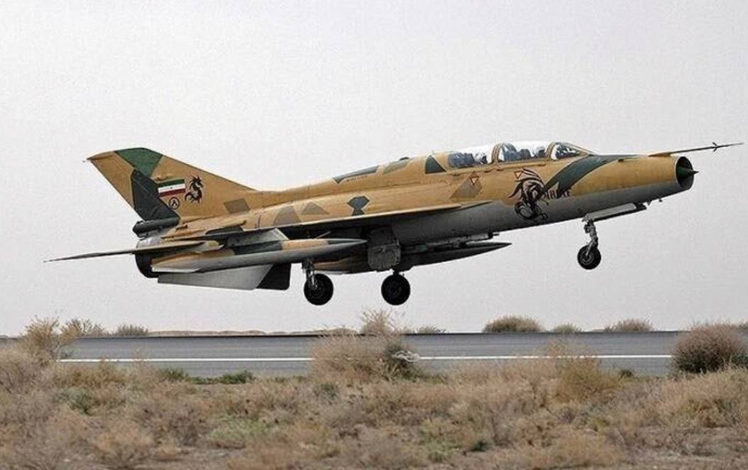 سقوط یک فروند جنگنده در شرق اصفهان