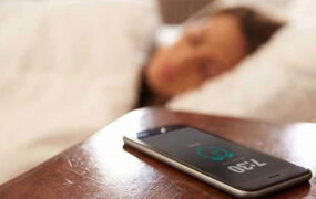 عوارض خطرناک بیدار شدن با آلارم موبایل