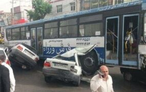 مچاله شدن پراید توسط اتوبوس شهرداری