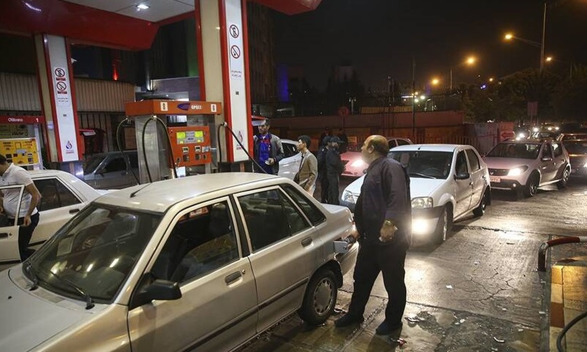 آتش زدن پمپ بنزین در خوزستان تکذیب شد