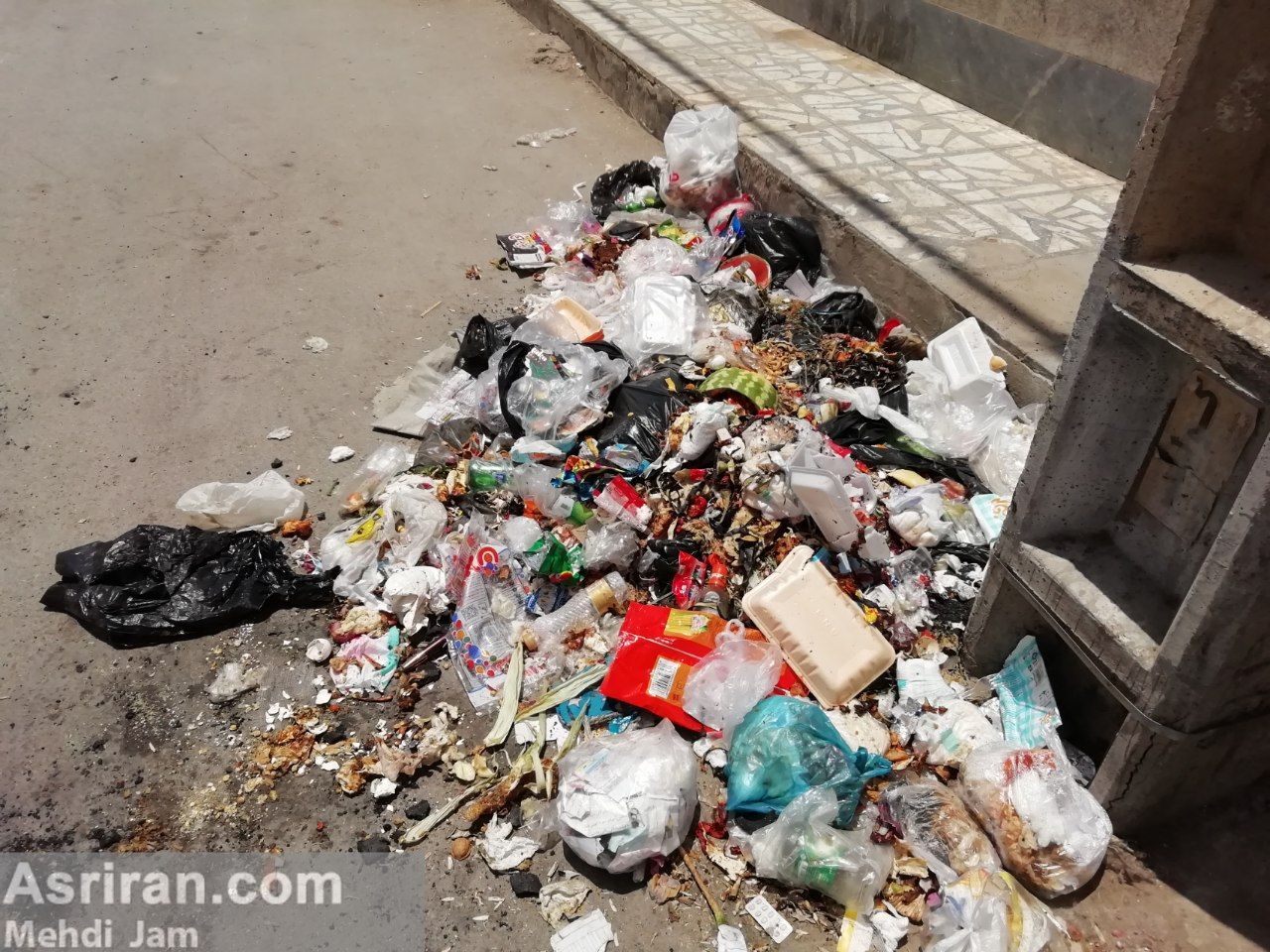 انباشته شدن زباله در محله مرفه اهواز
