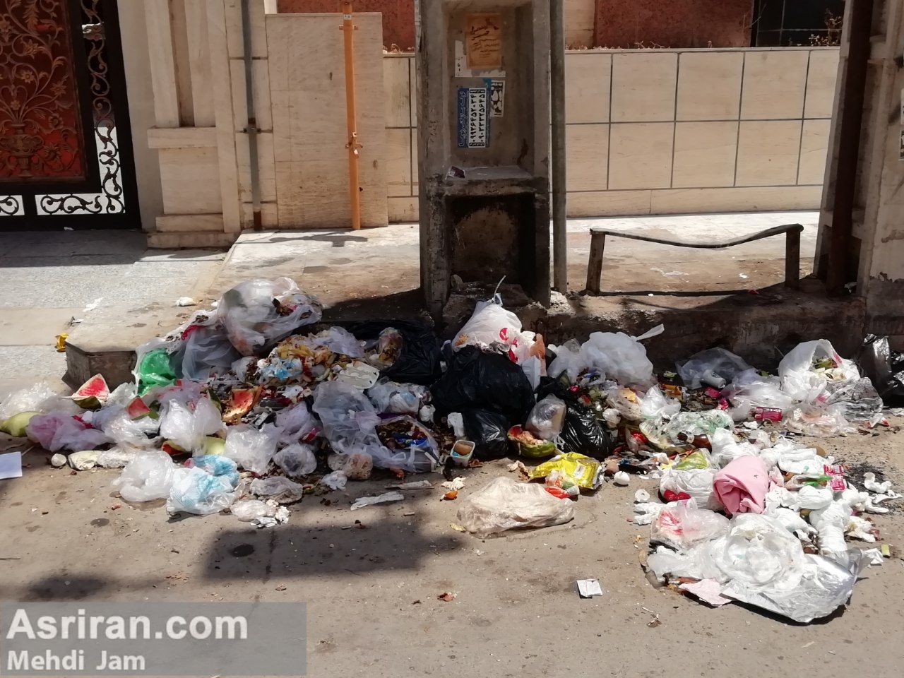 انباشته شدن زباله در محله مرفه اهواز