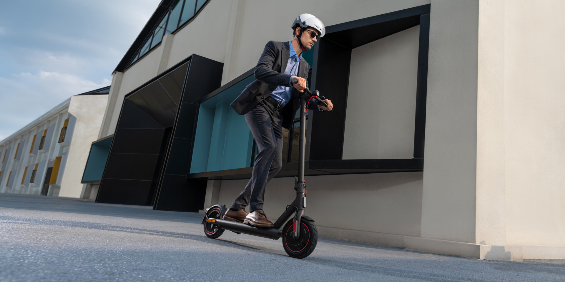 شیائومی از اسکوتر برقی Scooter 4 Pro رونمایی کرد