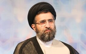حجت الاسلام حسینی قمی از کارشناسان مباحث اجتماعی و تربیت دینی.
