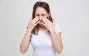 دلیل و راه حل اصلی تلخ و بد مزه بودن دهان در صبح