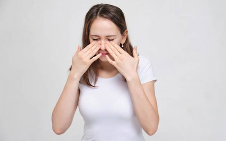 دلیل و راه حل اصلی تلخ و بد مزه بودن دهان در صبح