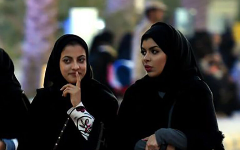 عربستان الزام در پوشاندن مو و گردن زنان در عکس کارت ملی را لغو کرد