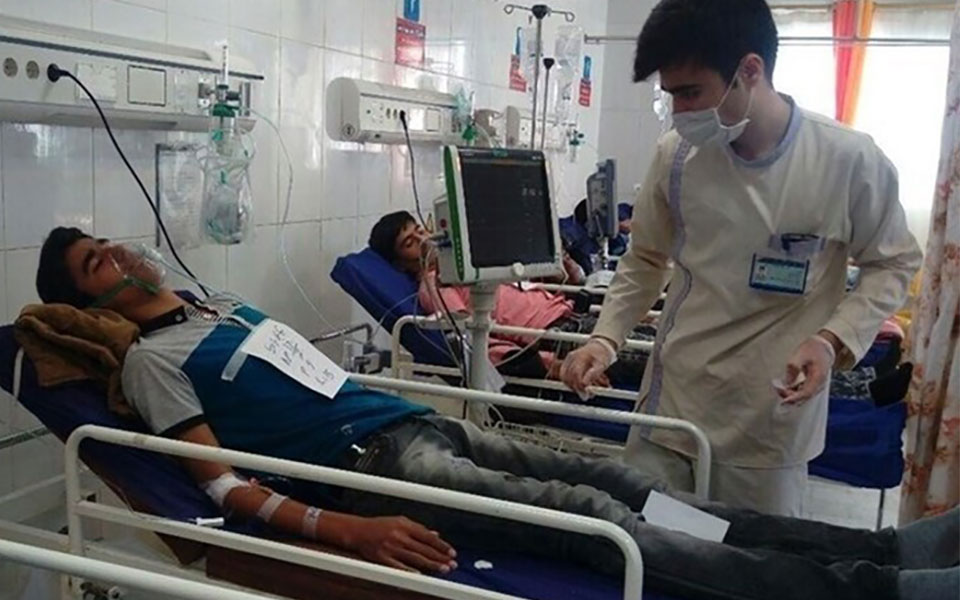 مسمومیت ۵۰ تن از دانشجویان دانشگاه علوم پایه زنجان مسمومیت ۵۰ تن از دانشجویان دانشگاه علوم پایه زنجان