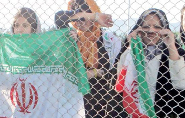 پاسخ سرپرست فدراسیون فوتبال به سوالی درباره حضور بانوان در استادیوم‌ها