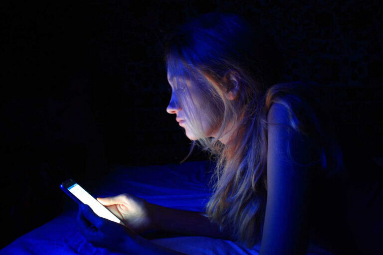 نور آبی صفحه نمایش