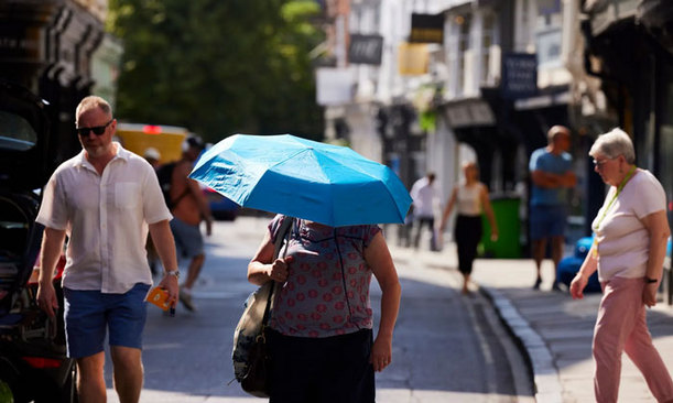 راهکارهای شهروندان انگلیسی برای محافظت از خود و خانه هایشان در برابر موج شدید گرما