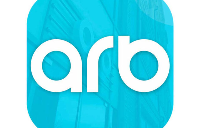 برخورد ناشایست مجری شبکه arb آذربایجان با افشین آذری/ فیلم