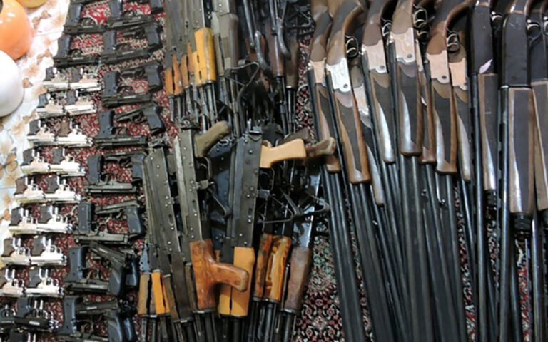 تعدادی اسلحه و مهمات جنگی در شادگان کشف شد