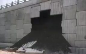 پلی که افتتاح نشدده فروریخت