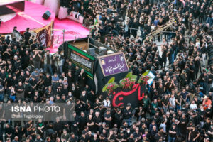 عزاداران حسینی در روز تاسوعا