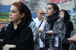 تشییع پیکر هوشنگ ابتهاج در رشت