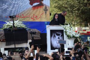 تشییع پیکر هوشنگ ابتهاج در رشت