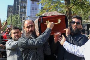 تشییع پیکر هوشنگ ابتهاج در رشت