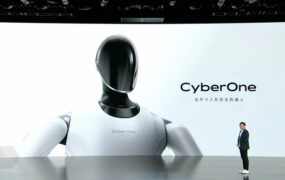 ربات CyberOne
