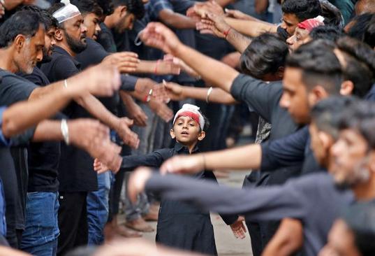 عزاداری روز عاشورا در کشورهای اسلامی (ایران، عراق، ترکیه،پاکستان بحرین و مسلمانان شیعه در هند)