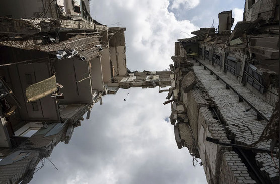 یک مقر فرماندهی ارتش اوکراین در شهر "میکولایف" که در اثر حملات موشکی روسیه تخریب شده است