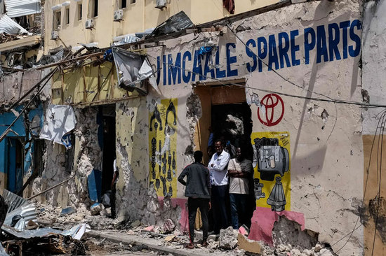 حمله مرگبار و گروگانگیری 30 ساعته گروه تروریستی "الشباب" (وابسته به القاعده) به هتلی در شهر موگادیشو سومالی