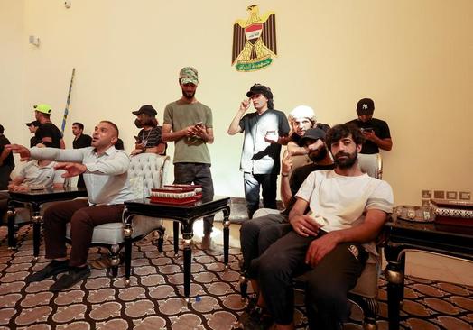 اشغال کاخ جمهوری در منطقه سبز بغداد از سوی طرفداران جریان صدر