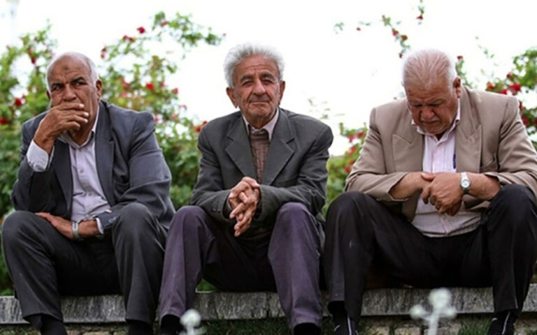 پیشنهاد افزایش حقوق کارکنان و بازنشستگان لشکری و کشوری توسط دولت